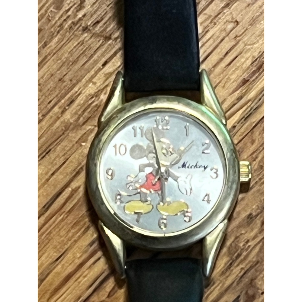 Vintage Disney Mickey Mouse‎ Watch Gold Tone Case Black Leather Strap MU0959